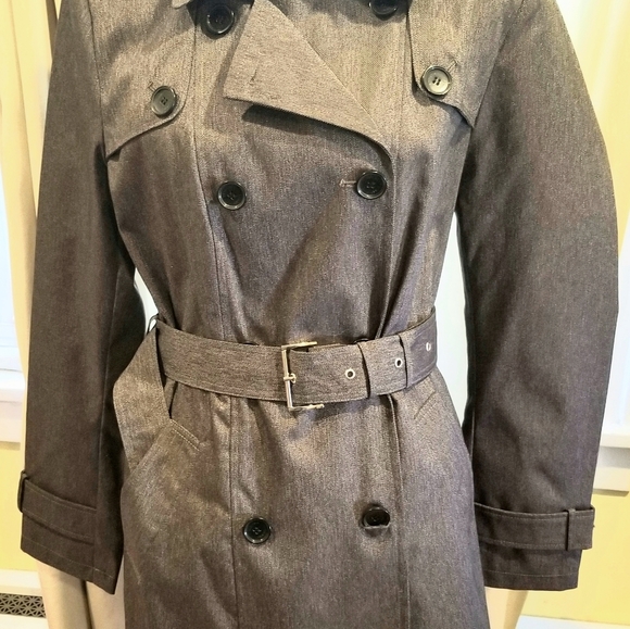 Coat - Picture 1 of 4